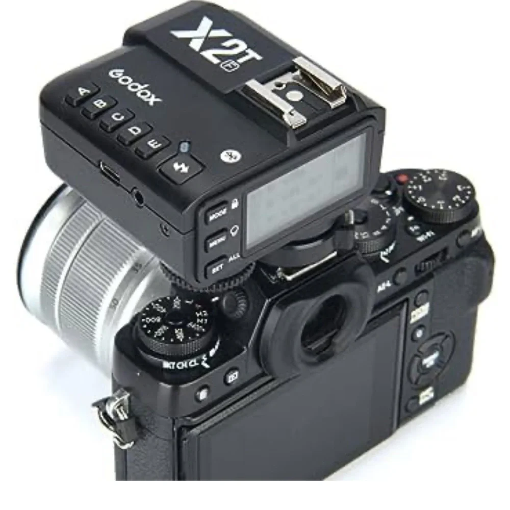 Wireless flash trigger